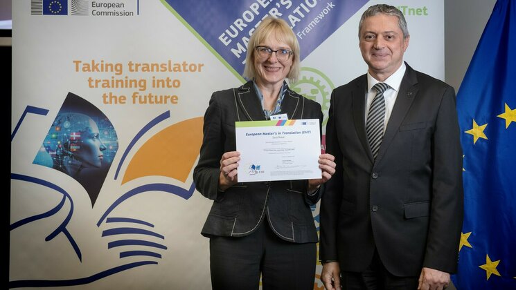Terje Loogus võttis vastu European Master's in Tranlsation sertifikaadi