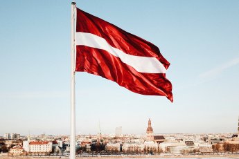 Läti lipp